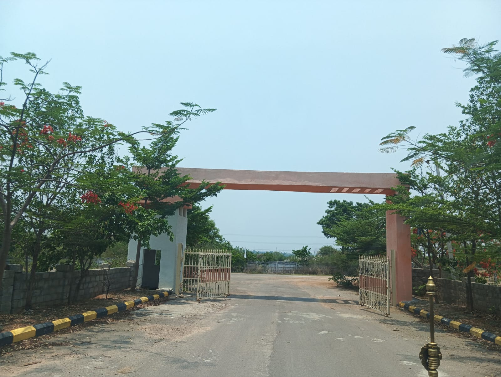 Plots near Futurecity FCDA office - Hyderabad 9701498367